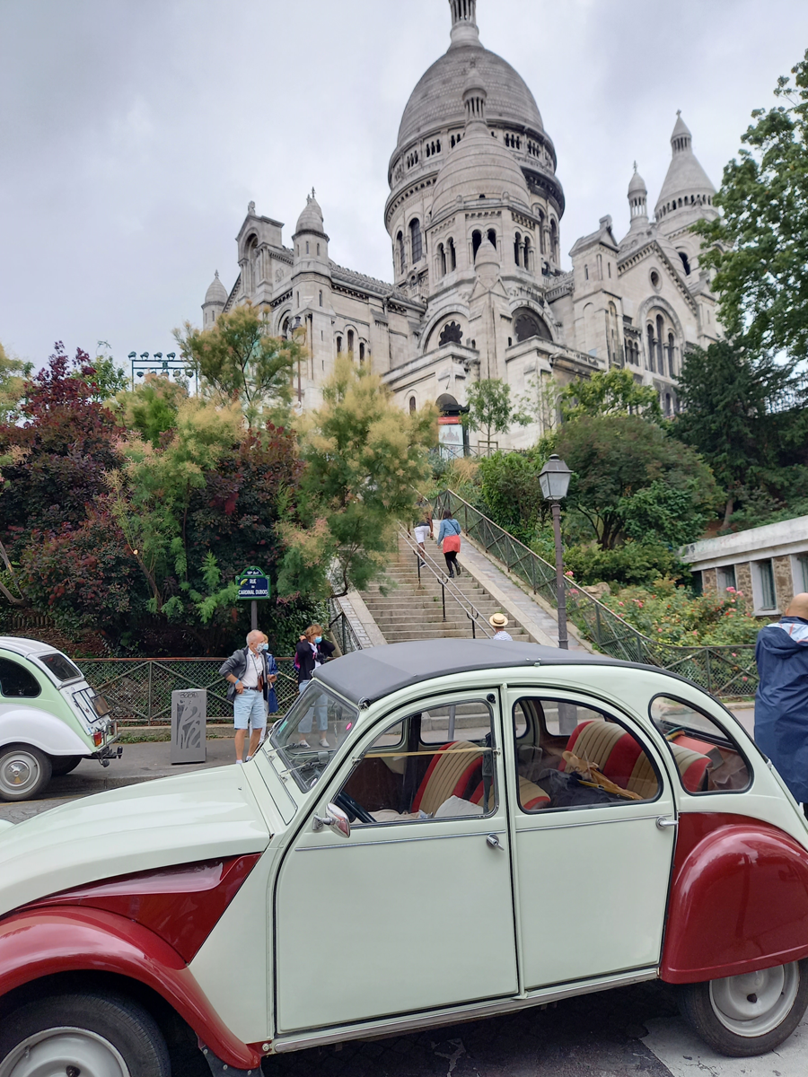 2cv devant montmarte 1