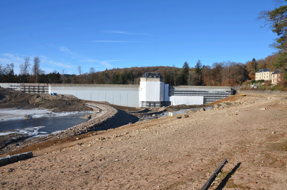 Le barrage en travaux