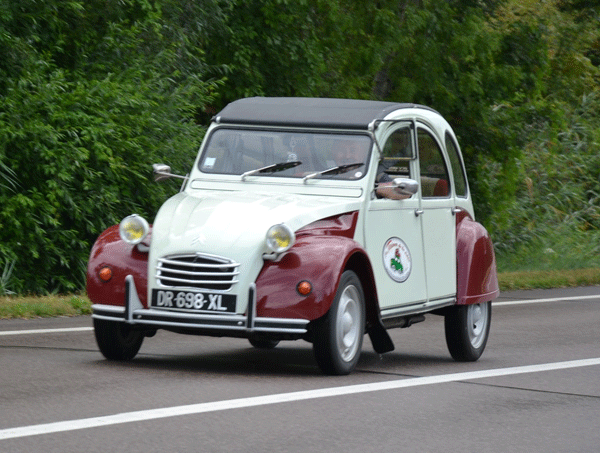 Muriel en 2cv