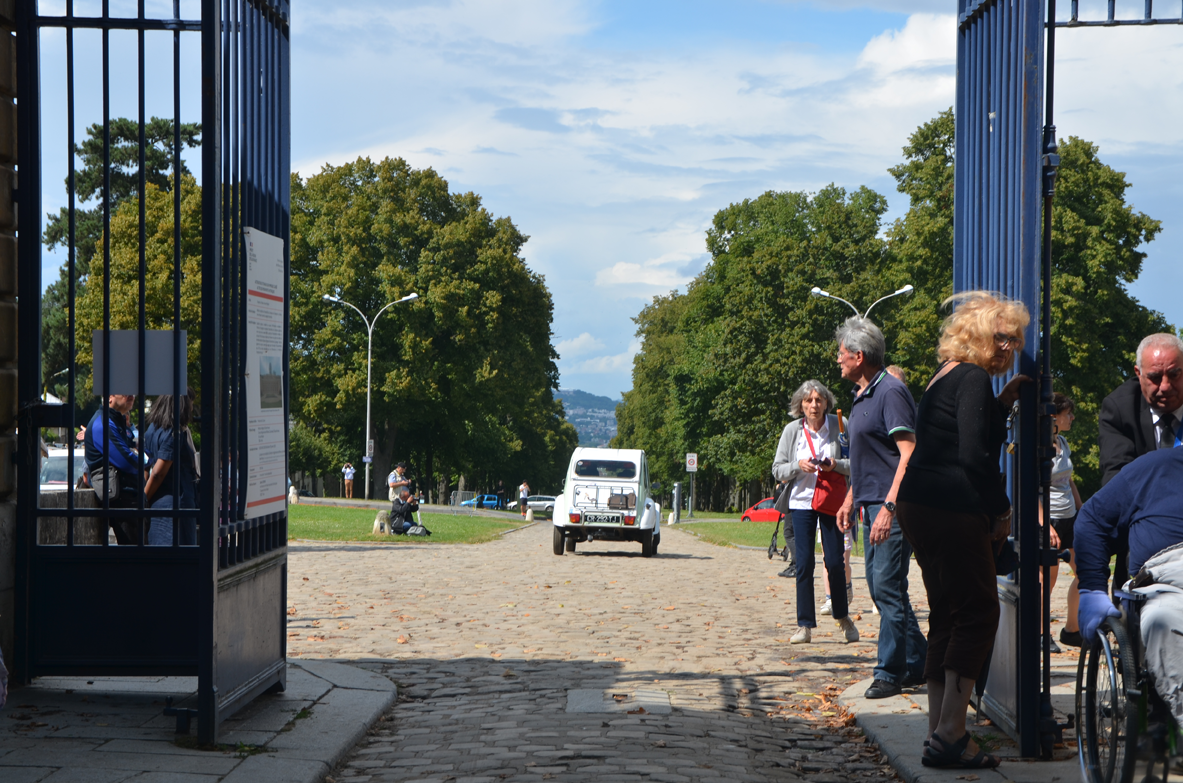 Nous quittons l esplanade de meudon